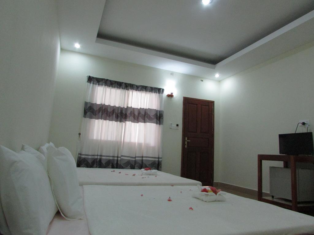 סיהאנוקוויל Manita Anna Guesthouse Jullyanna Before מראה חיצוני תמונה