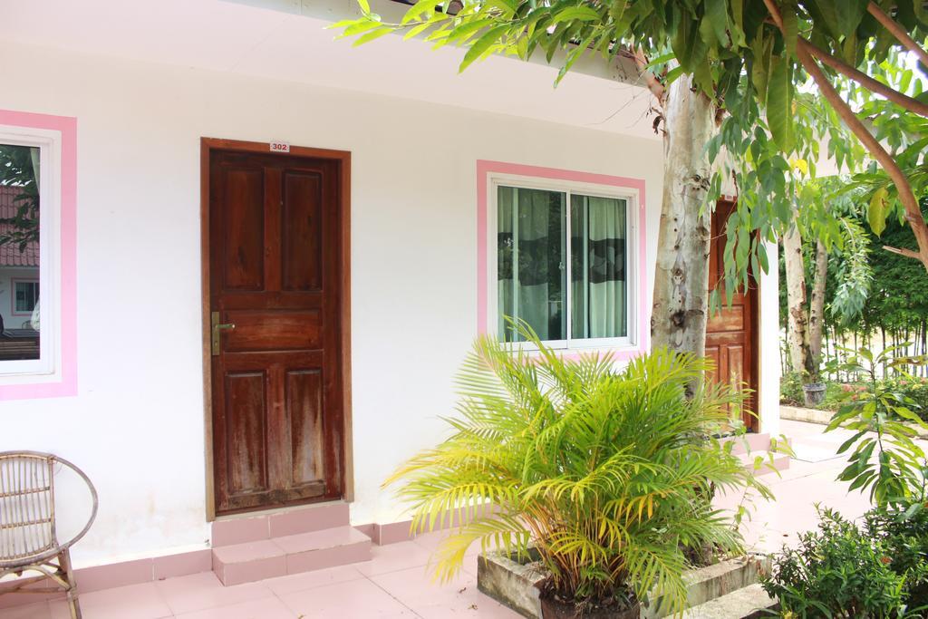 סיהאנוקוויל Manita Anna Guesthouse Jullyanna Before מראה חיצוני תמונה