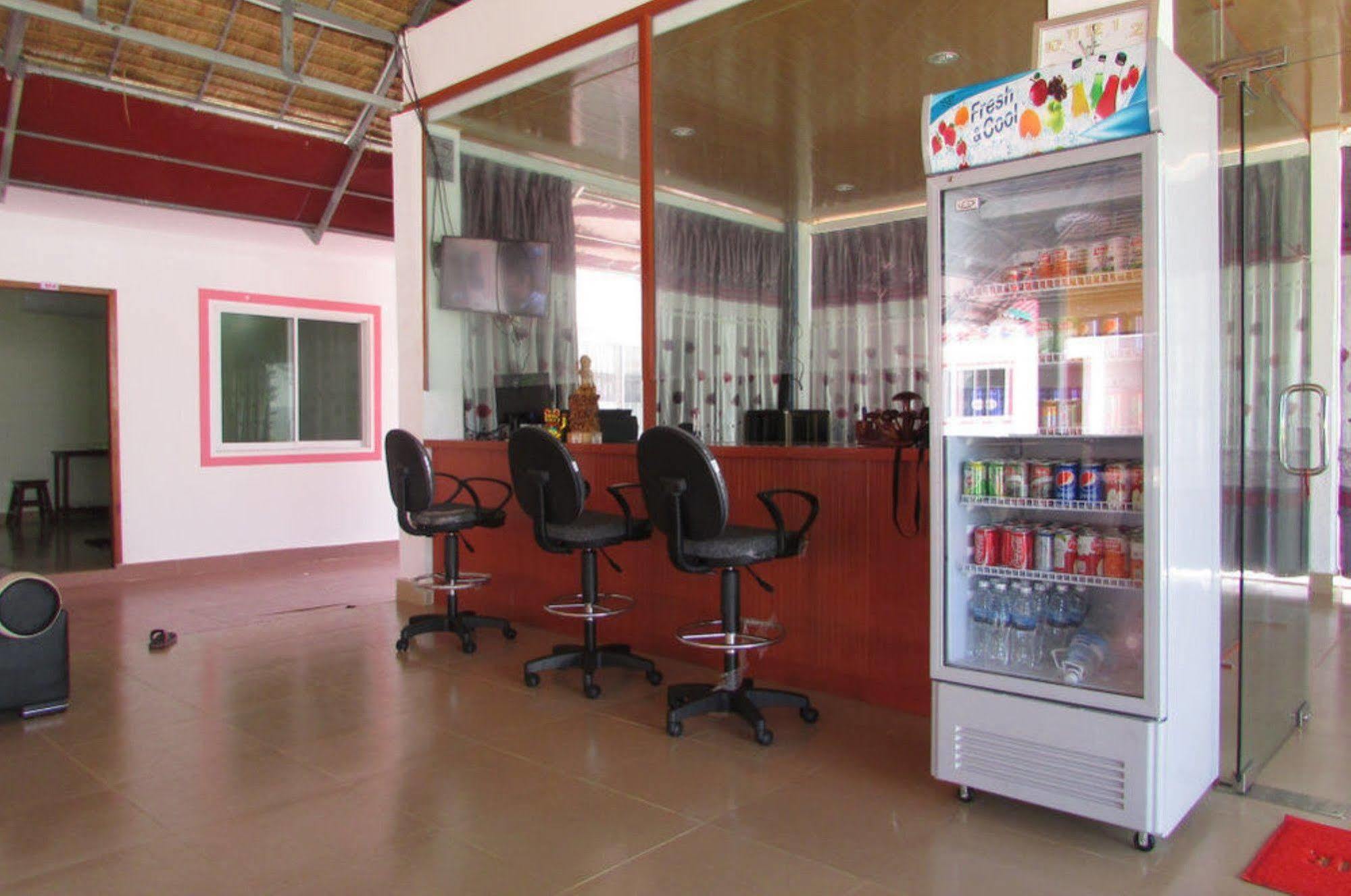 סיהאנוקוויל Manita Anna Guesthouse Jullyanna Before מראה חיצוני תמונה