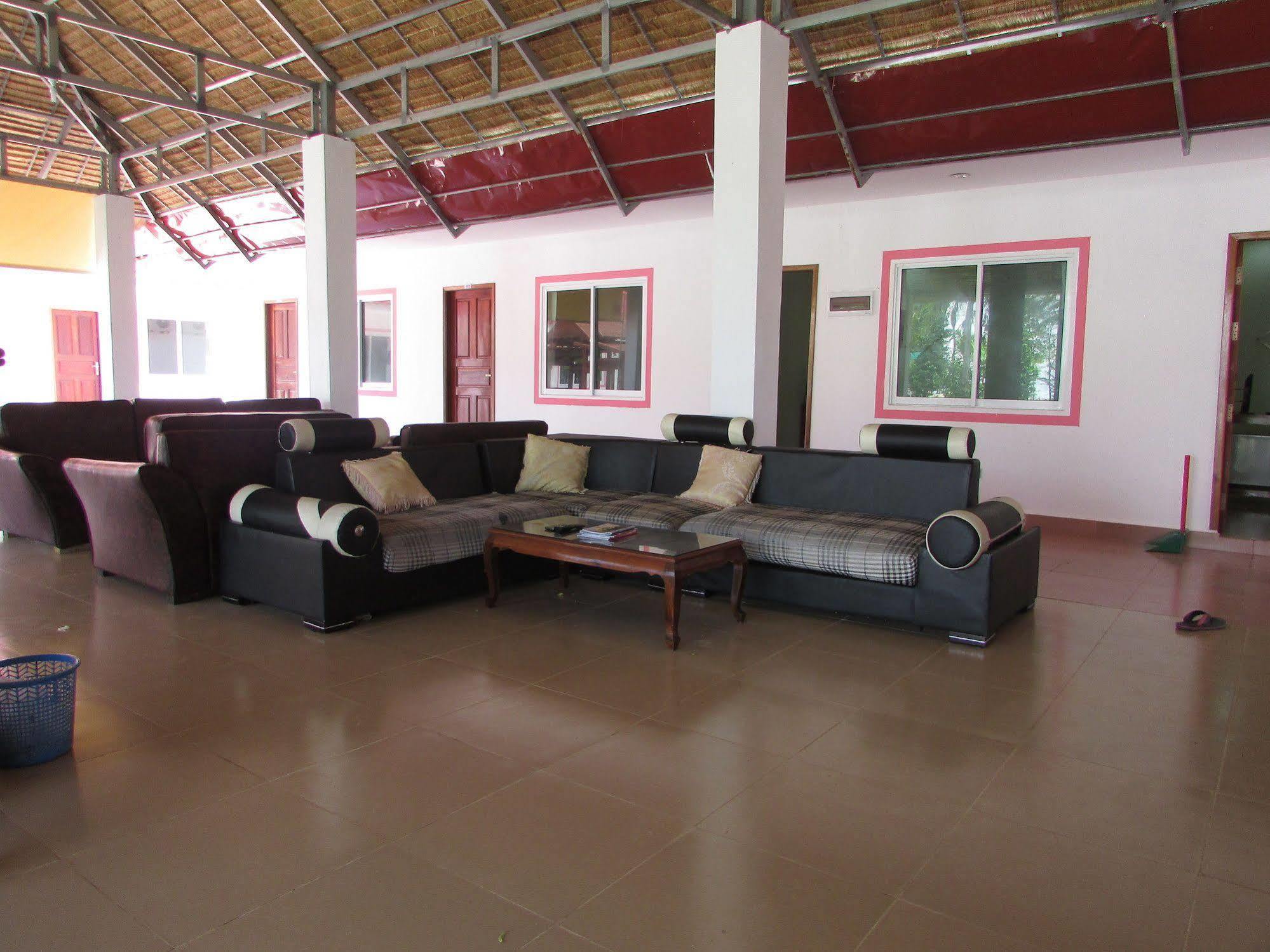 סיהאנוקוויל Manita Anna Guesthouse Jullyanna Before מראה חיצוני תמונה