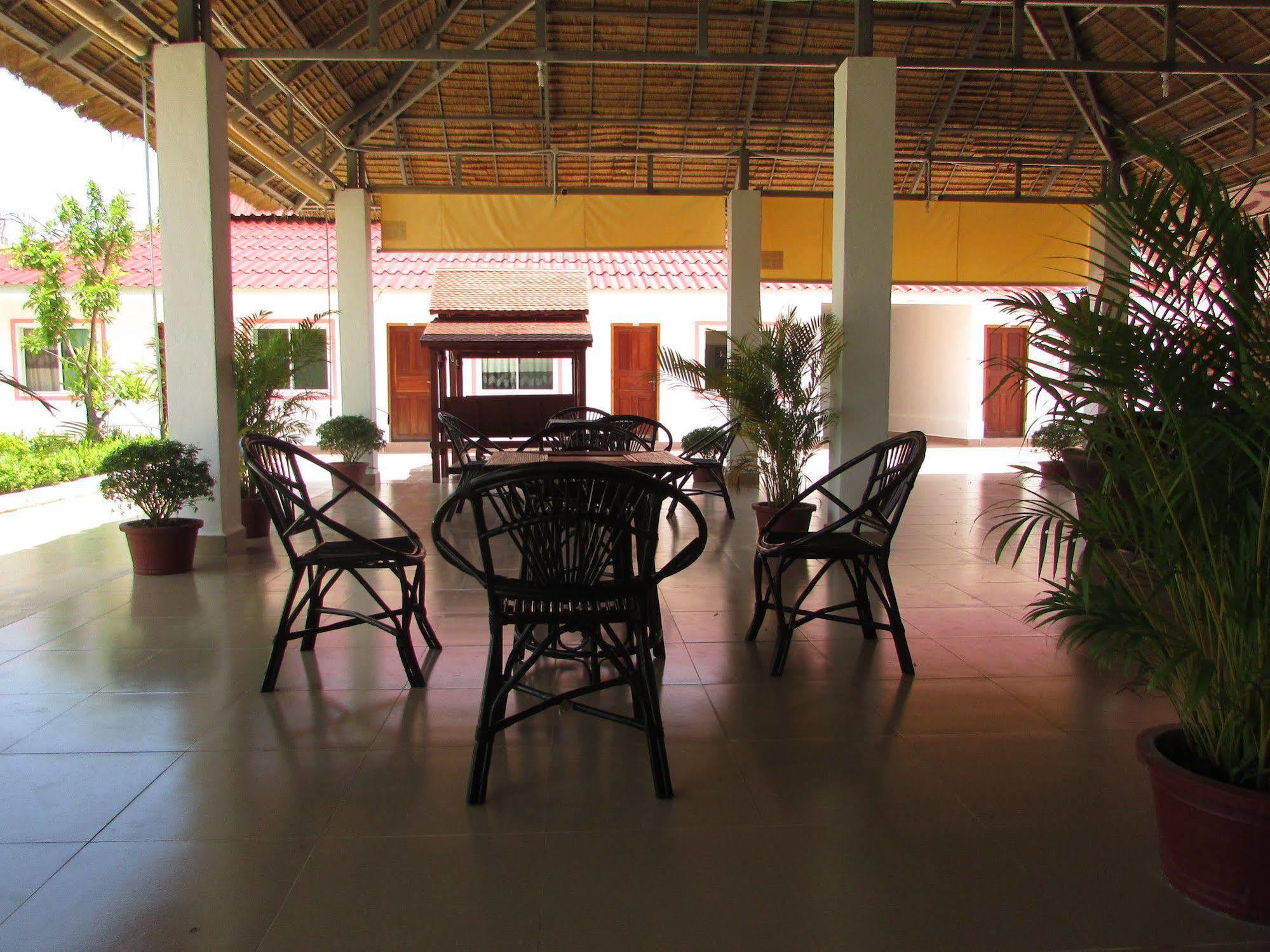 סיהאנוקוויל Manita Anna Guesthouse Jullyanna Before מראה חיצוני תמונה