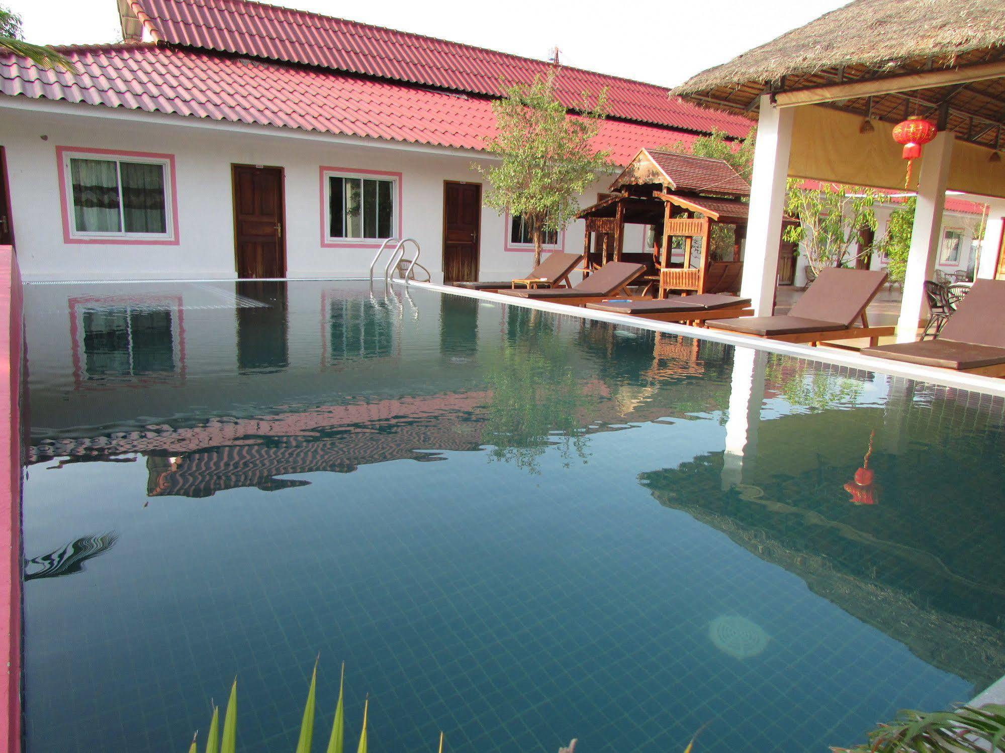 סיהאנוקוויל Manita Anna Guesthouse Jullyanna Before מראה חיצוני תמונה