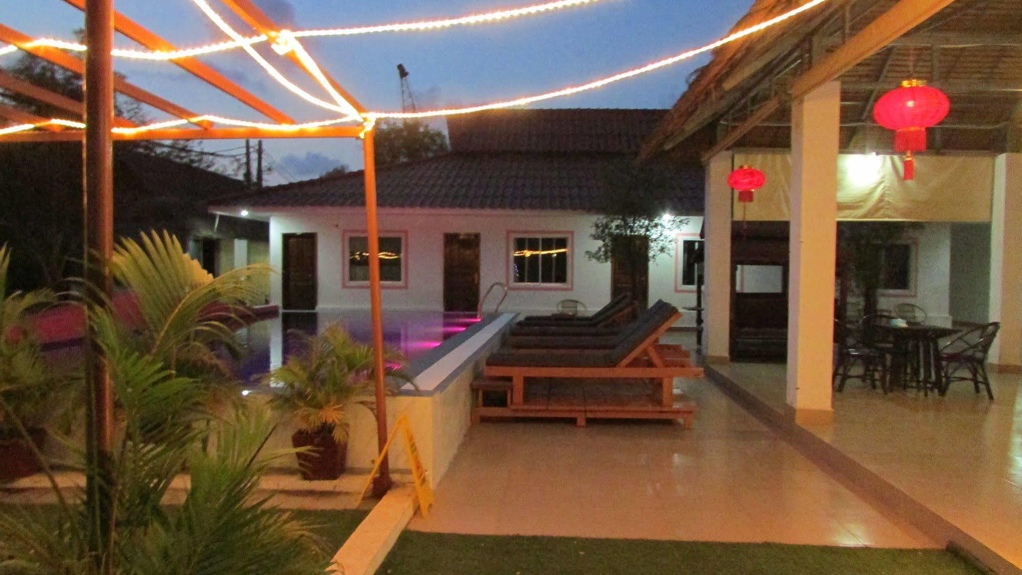 סיהאנוקוויל Manita Anna Guesthouse Jullyanna Before מראה חיצוני תמונה
